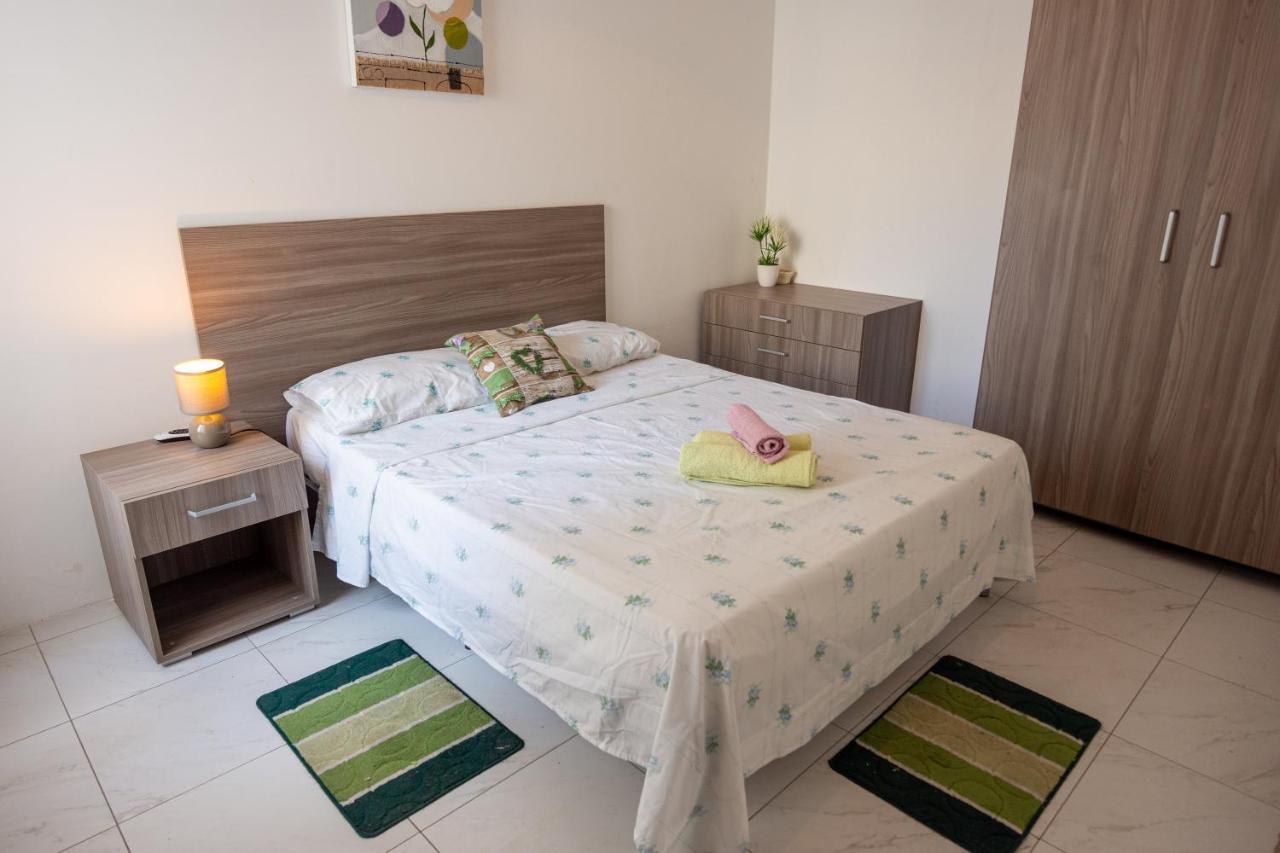 Seafront Apartment Between Valletta And Sliema Msida Exterior foto